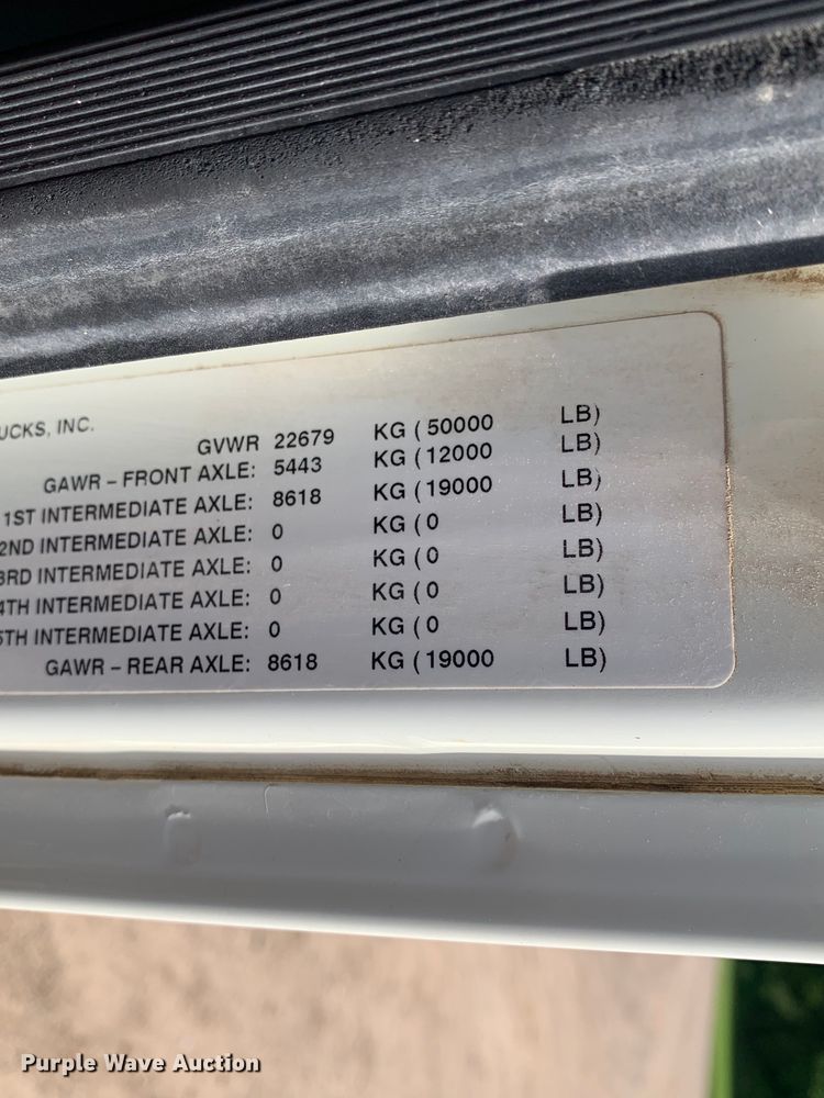 image for item DM7836 2014 Mack CHU613 semi truck