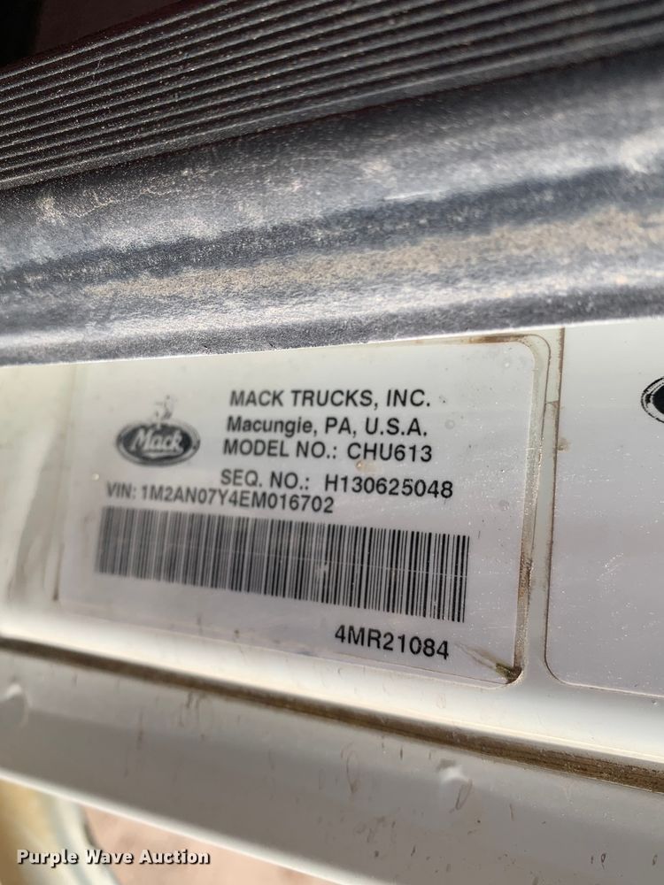 image for item DM7836 2014 Mack CHU613 semi truck