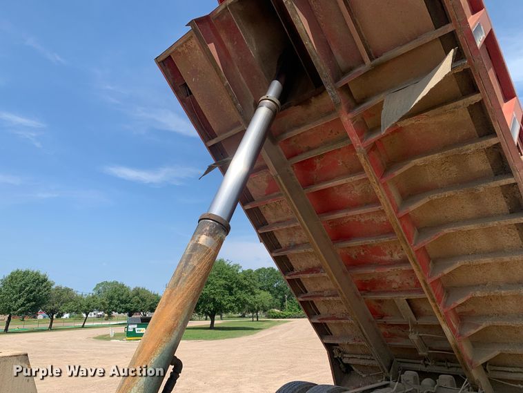 image for item DM7838 1986 Ford FT8000 dump truck