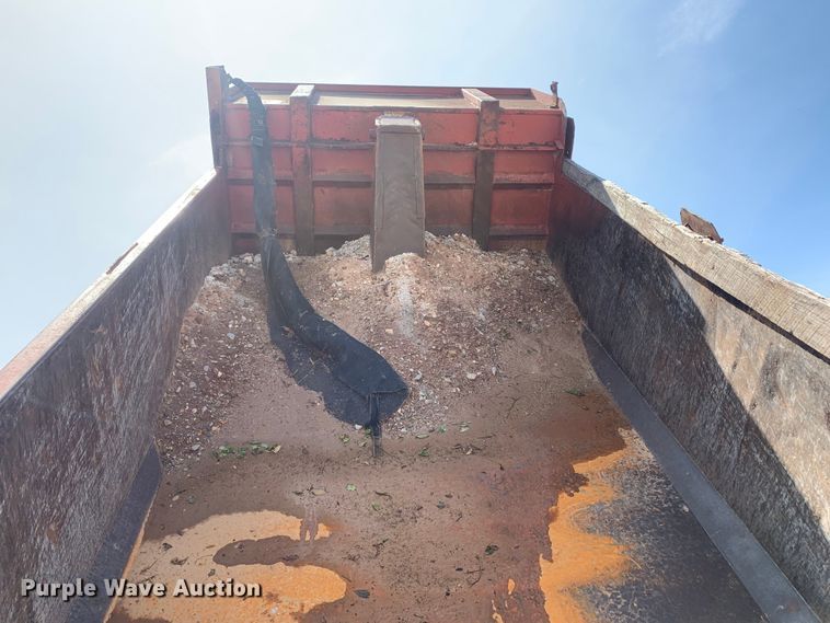 image for item DM7838 1986 Ford FT8000 dump truck