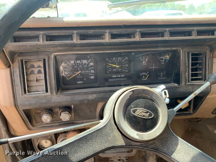 image for item DM7838 1986 Ford FT8000 dump truck