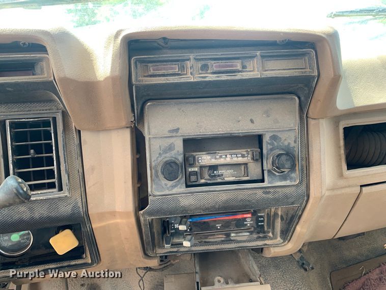 image for item DM7838 1986 Ford FT8000 dump truck