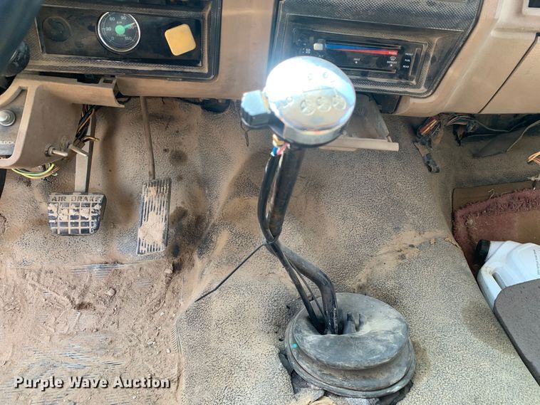 image for item DM7838 1986 Ford FT8000 dump truck