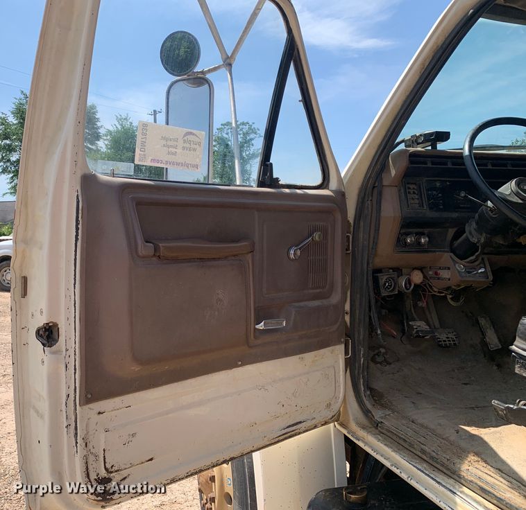 image for item DM7838 1986 Ford FT8000 dump truck