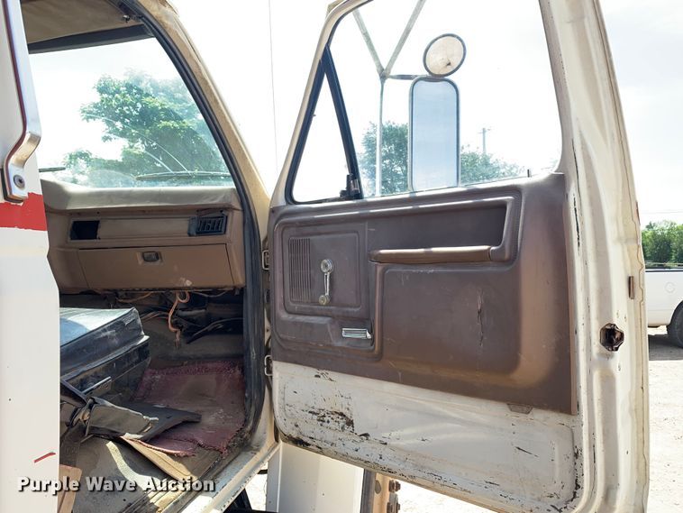 image for item DM7838 1986 Ford FT8000 dump truck