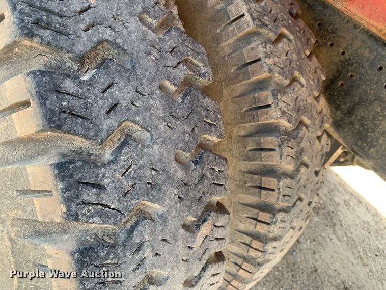 image for item DM7838 1986 Ford FT8000 dump truck