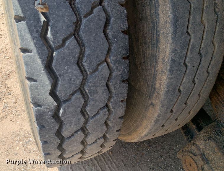 image for item DM7838 1986 Ford FT8000 dump truck