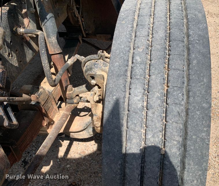 image for item DM7838 1986 Ford FT8000 dump truck