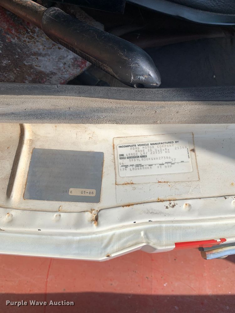 image for item DM7838 1986 Ford FT8000 dump truck