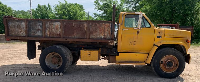 image for item DM7839 1986 GMC C6000 dump truck