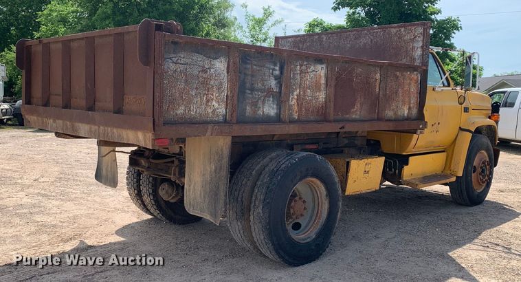 image for item DM7839 1986 GMC C6000 dump truck