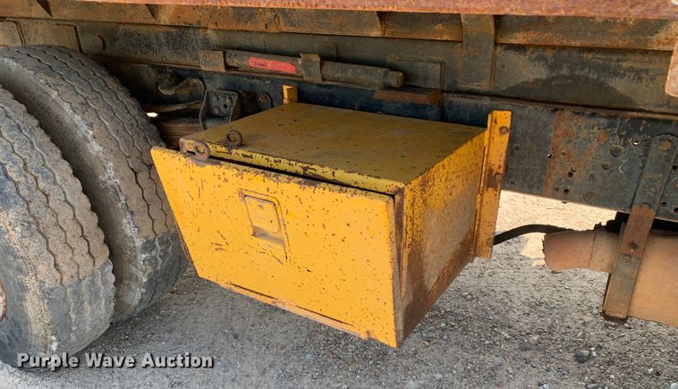 image for item DM7839 1986 GMC C6000 dump truck