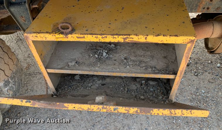 image for item DM7839 1986 GMC C6000 dump truck