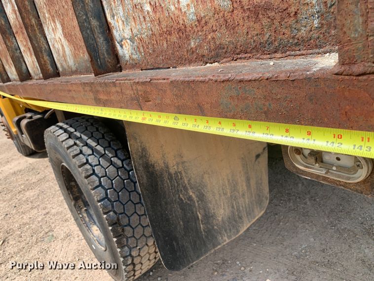 image for item DM7839 1986 GMC C6000 dump truck