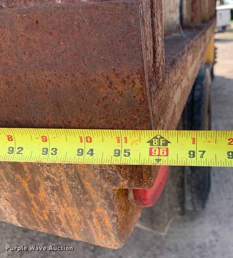 image for item DM7839 1986 GMC C6000 dump truck