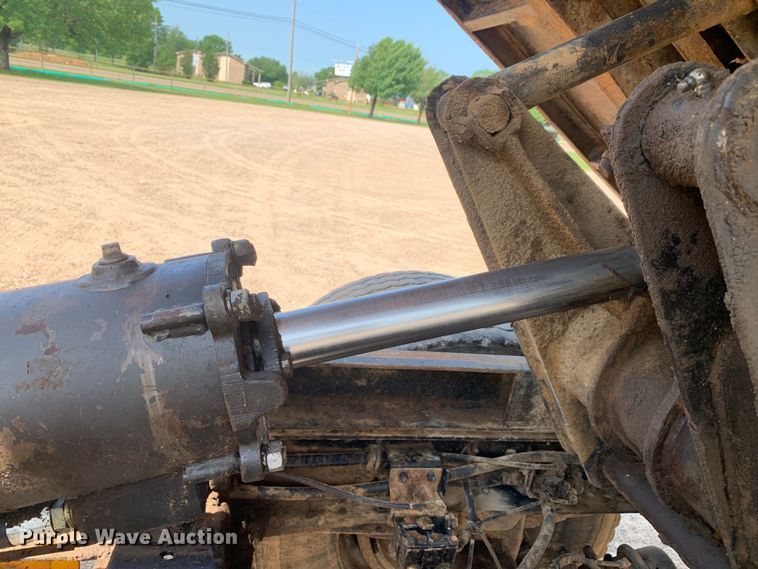 image for item DM7839 1986 GMC C6000 dump truck