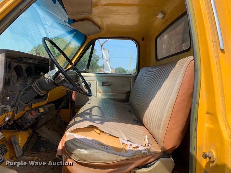 image for item DM7839 1986 GMC C6000 dump truck