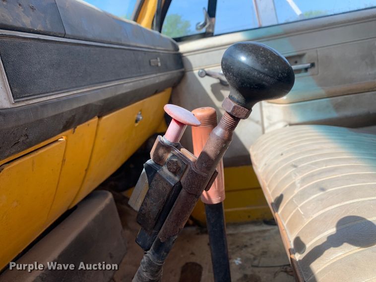 image for item DM7839 1986 GMC C6000 dump truck