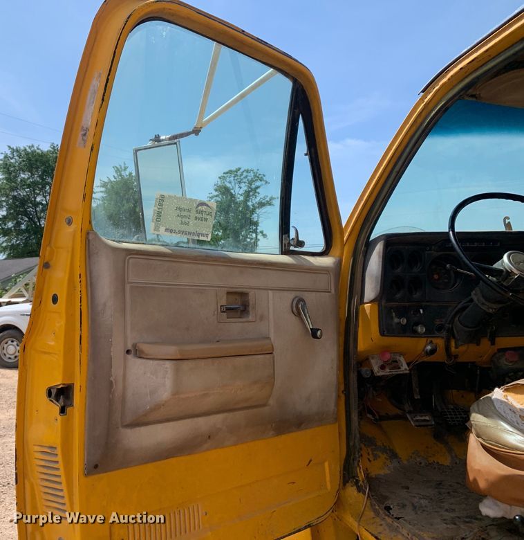 image for item DM7839 1986 GMC C6000 dump truck