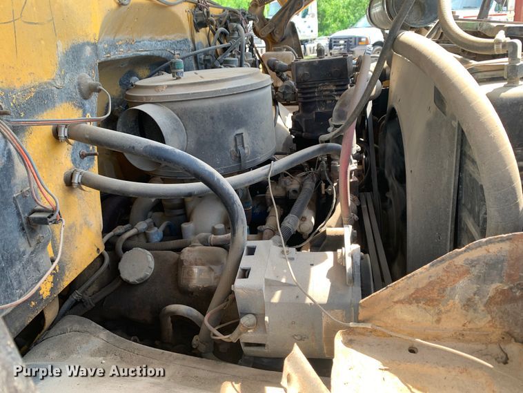 image for item DM7839 1986 GMC C6000 dump truck