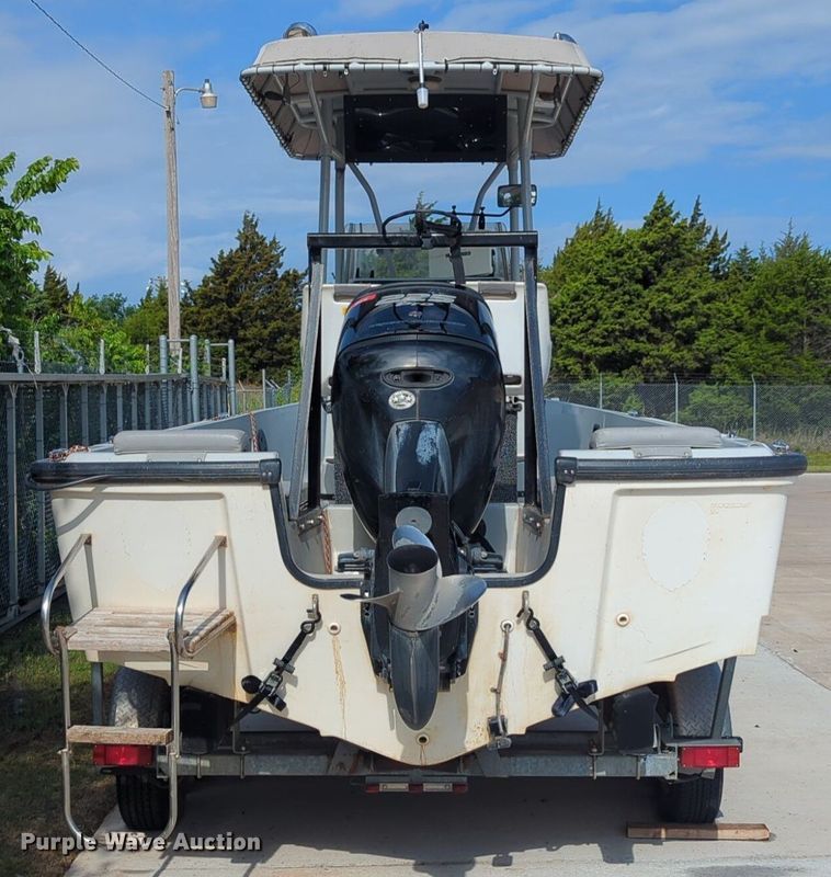 image for item DN3854 2003 Boston Whaler boat