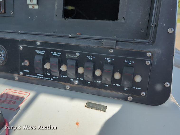 image for item DN3854 2003 Boston Whaler boat