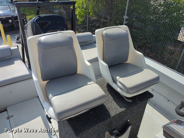image for item DN3854 2003 Boston Whaler boat