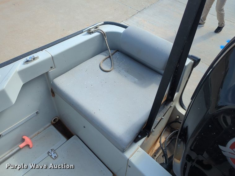 image for item DN3854 2003 Boston Whaler boat