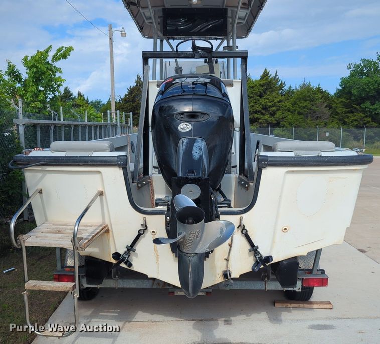 image for item DN3854 2003 Boston Whaler boat