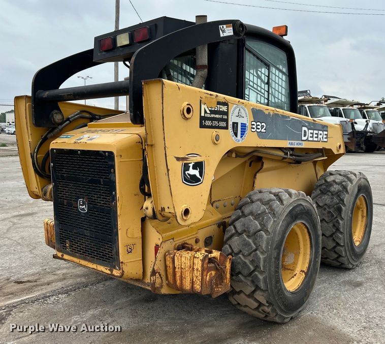 image for item DO1102 2006 John Deere 332 skid steer loader