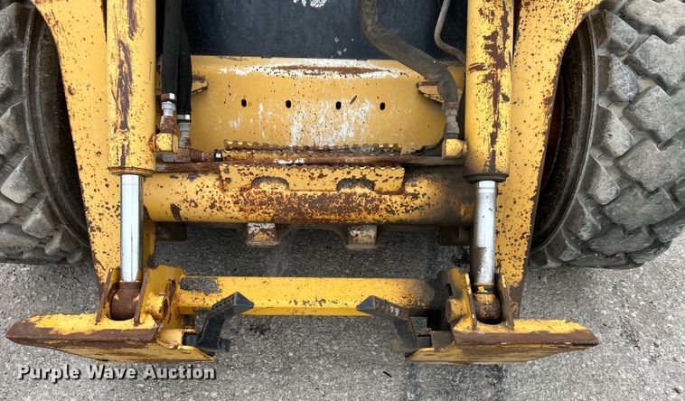 image for item DO1102 2006 John Deere 332 skid steer loader