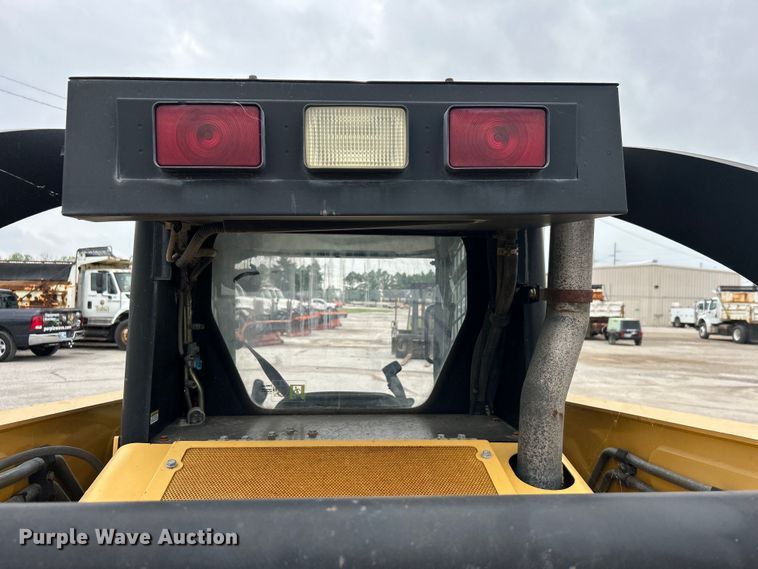 image for item DO1102 2006 John Deere 332 skid steer loader