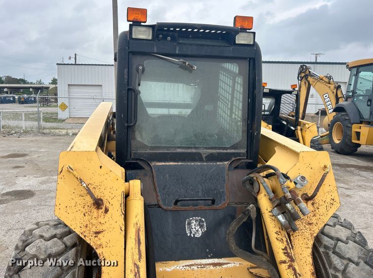 image for item DO1102 2006 John Deere 332 skid steer loader