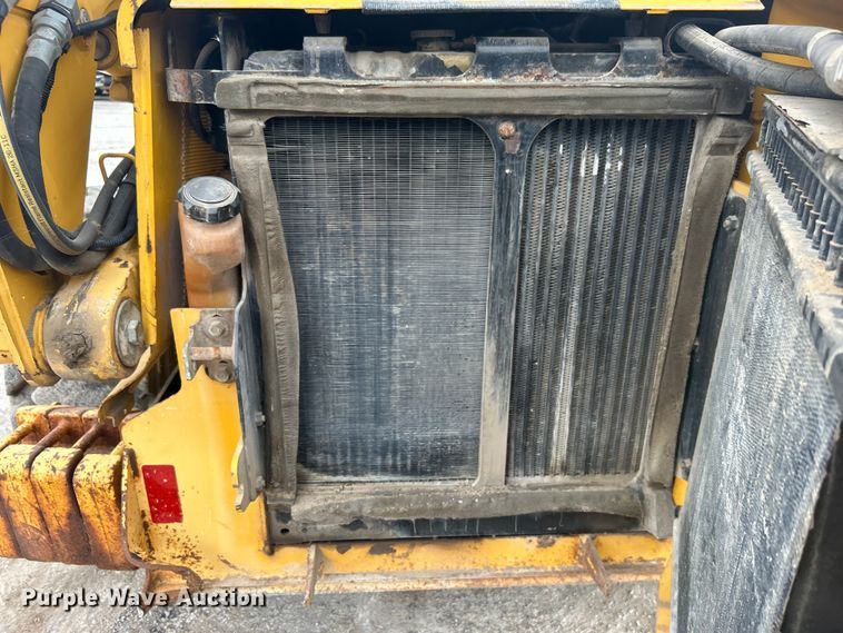 image for item DO1102 2006 John Deere 332 skid steer loader