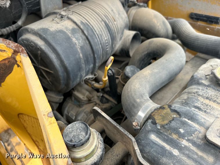 image for item DO1102 2006 John Deere 332 skid steer loader