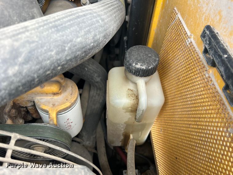 image for item DO1102 2006 John Deere 332 skid steer loader