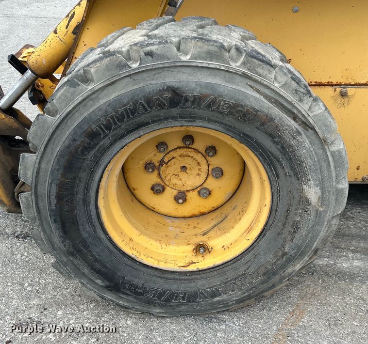 image for item DO1102 2006 John Deere 332 skid steer loader