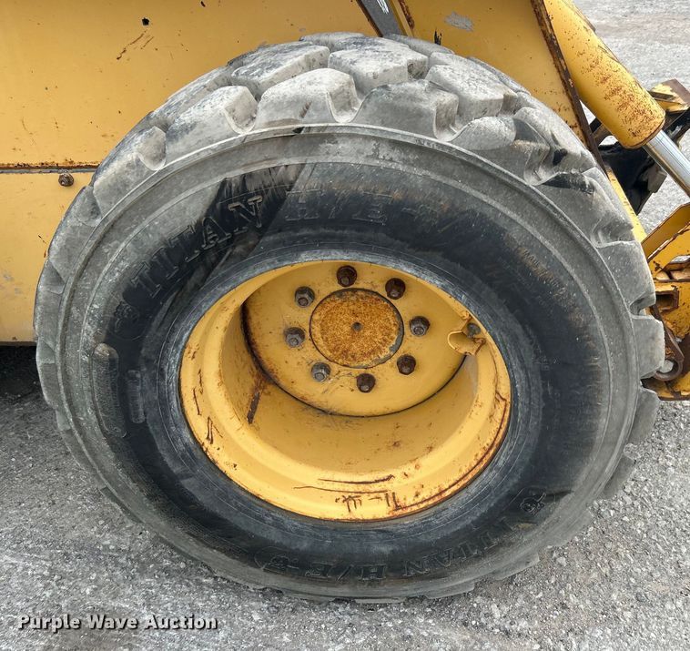 image for item DO1102 2006 John Deere 332 skid steer loader