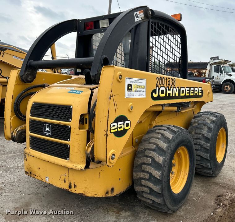 image for item DO1103 2001 John Deere 250 skid steer loader