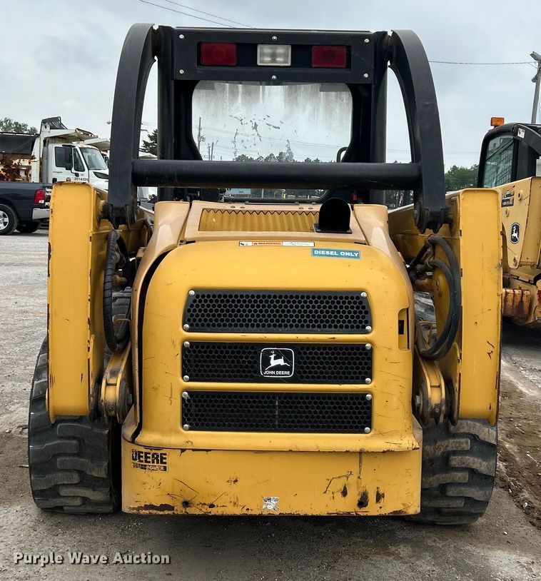 image for item DO1103 2001 John Deere 250 skid steer loader