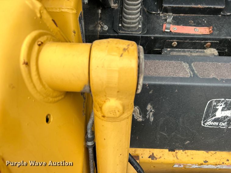 image for item DO1103 2001 John Deere 250 skid steer loader