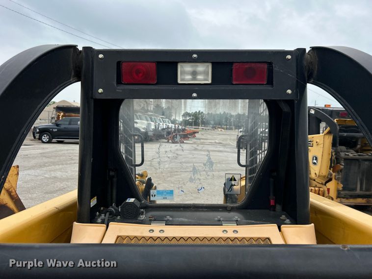 image for item DO1103 2001 John Deere 250 skid steer loader