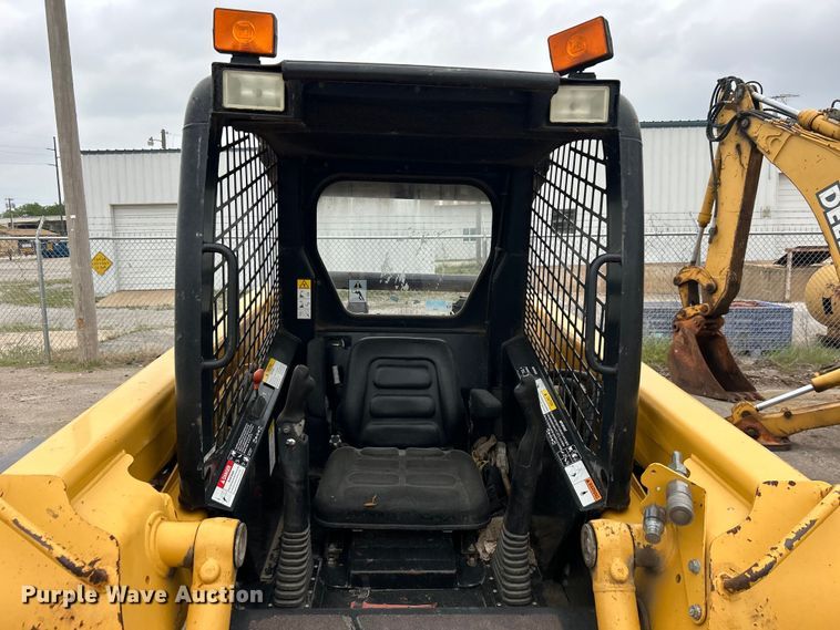 image for item DO1103 2001 John Deere 250 skid steer loader