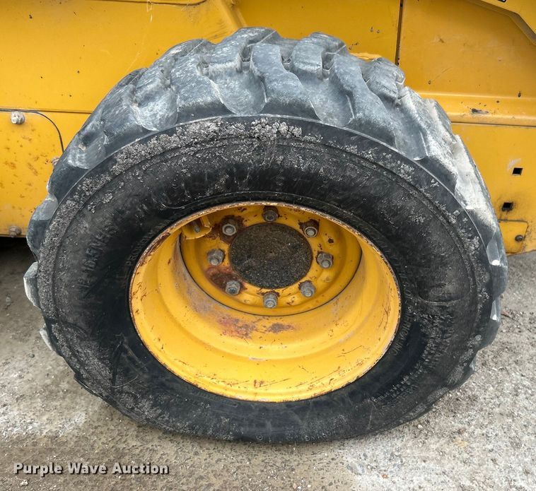 image for item DO1103 2001 John Deere 250 skid steer loader