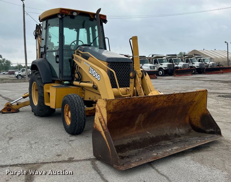 image for item DO1104 2003 John Deere 310SG backhoe