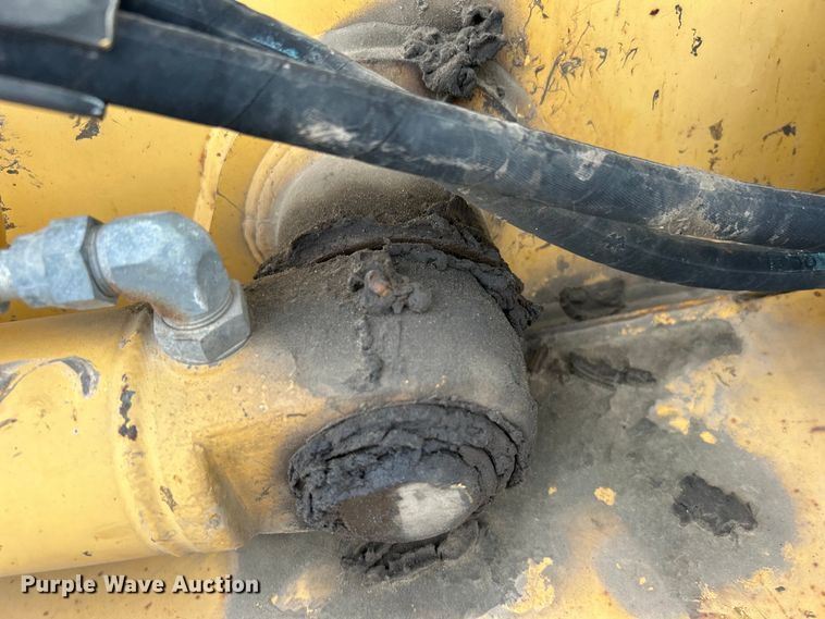 image for item DO1104 2003 John Deere 310SG backhoe