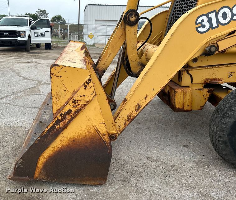 image for item DO1104 2003 John Deere 310SG backhoe