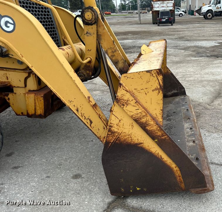 image for item DO1104 2003 John Deere 310SG backhoe