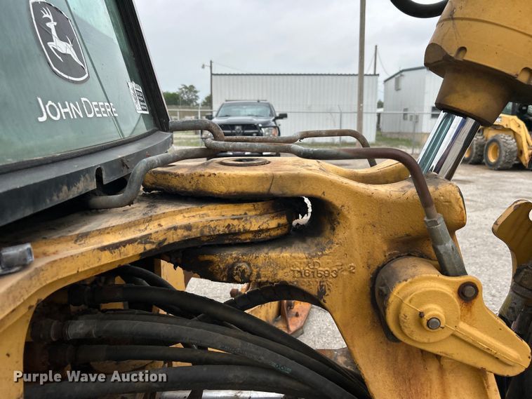 image for item DO1104 2003 John Deere 310SG backhoe