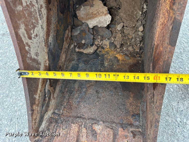 image for item DO1104 2003 John Deere 310SG backhoe